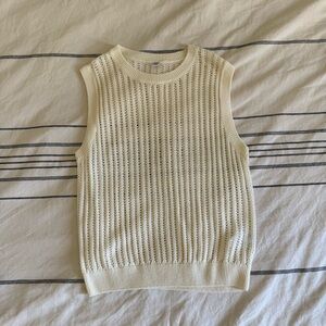 Uniqlo sleeveless mesh top